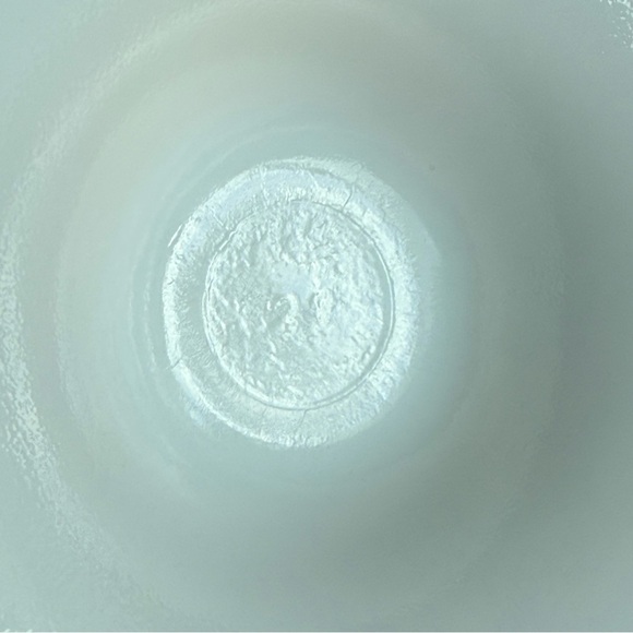 Vintage Milk Glass White Hobnail Vase 9 1/4 inches tall 5 inch diameter - Picture 6 of 7